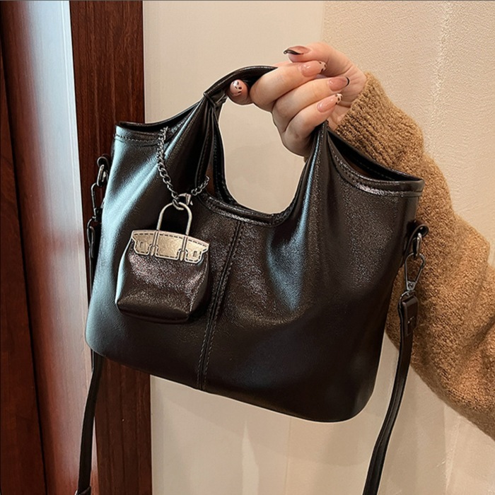 Luxury Bags China Wholesale - Hochwertige, heiß begehrte Retro-Mode-Achsel-Umhängetasche aus weichem