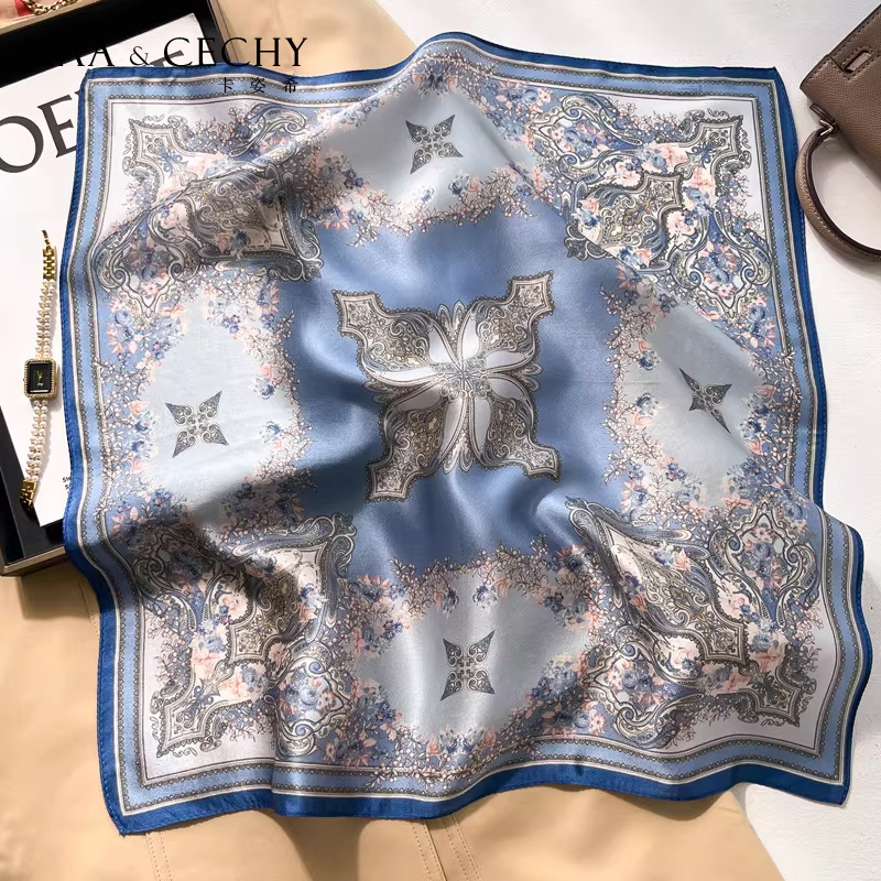 Quadratischer Schal aus 100 %  – Luxury Bags Trending Bewertung und Preis